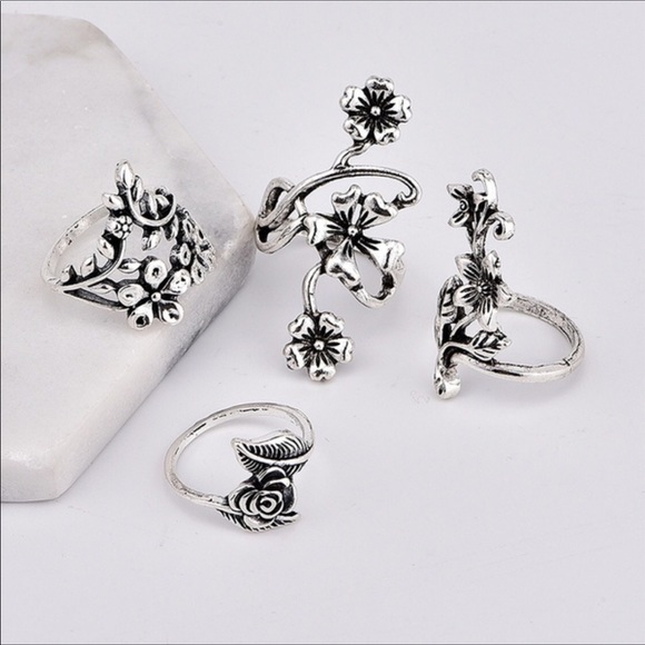 Midi 4 Piece Ring Set, New! - Picture 3 of 5